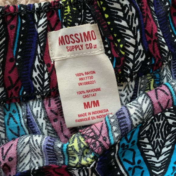 Shorts - Picture 2 of 3